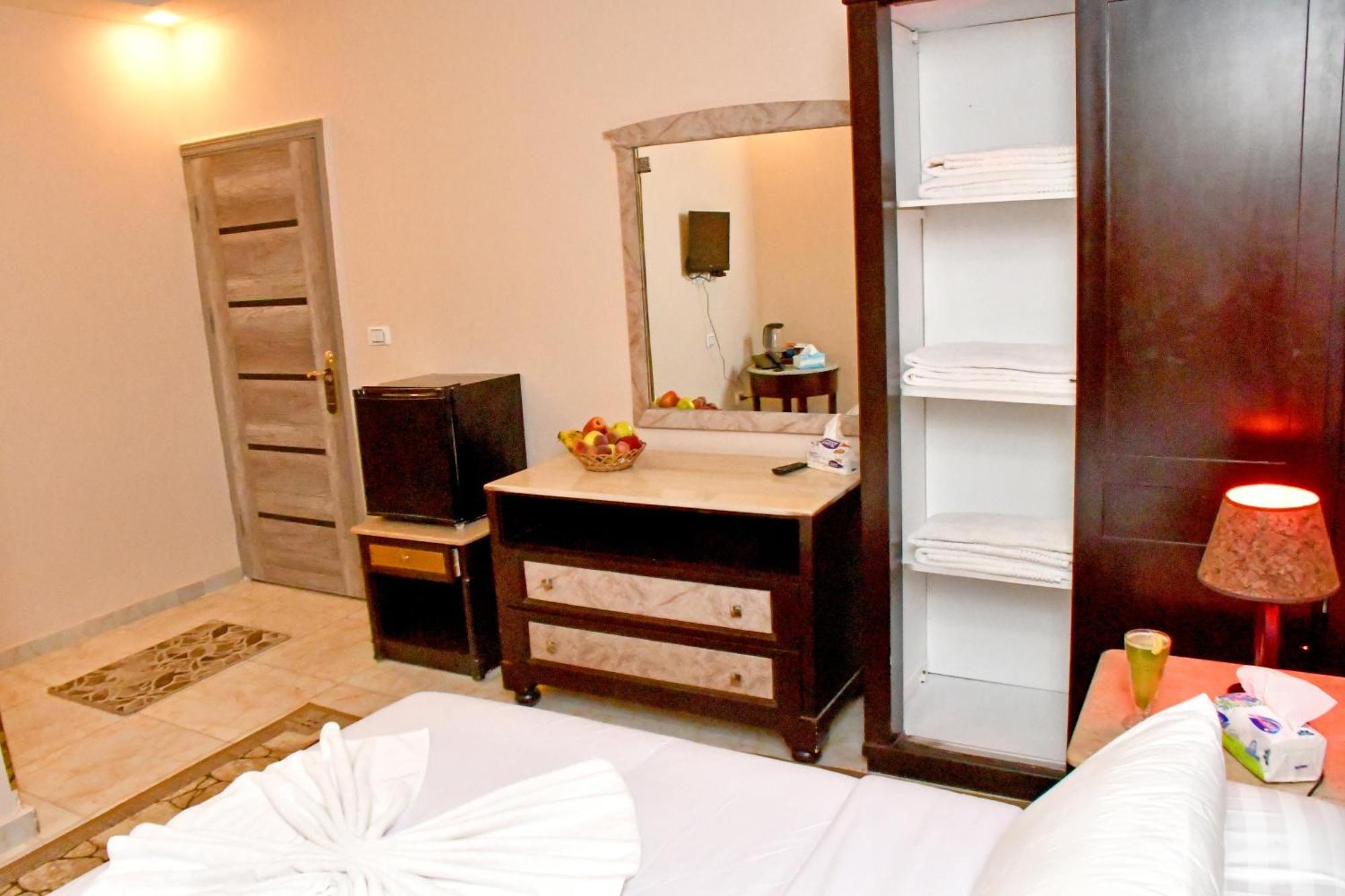 Nun Pyramids Hotel Kafrat al Jabal Room photo