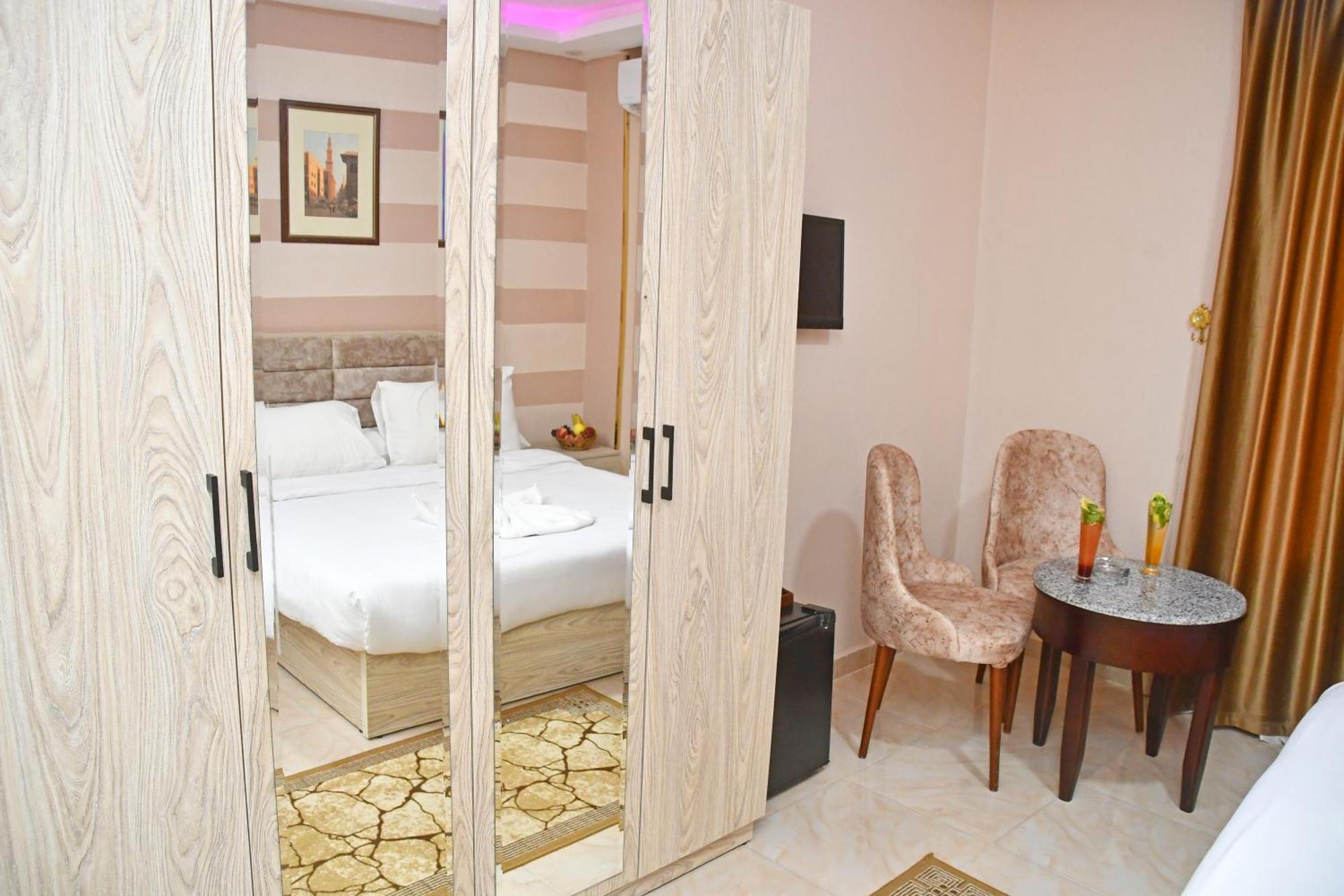 Nun Pyramids Hotel Kafrat al Jabal Room photo